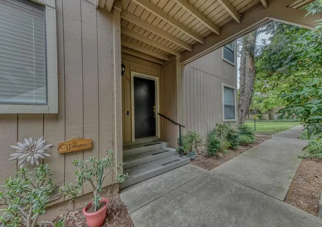 Photo 2 of Condo for sale at 195 Del Monte Ln, Morgan Hill, CA 95037 | MLS# ML82045675 | Listing updated on 2026-10-12