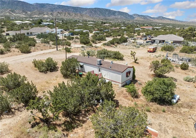 4th image of 9975 Desert View Rd, Pinon Hills, CA 92372 | MLS# HD26095932