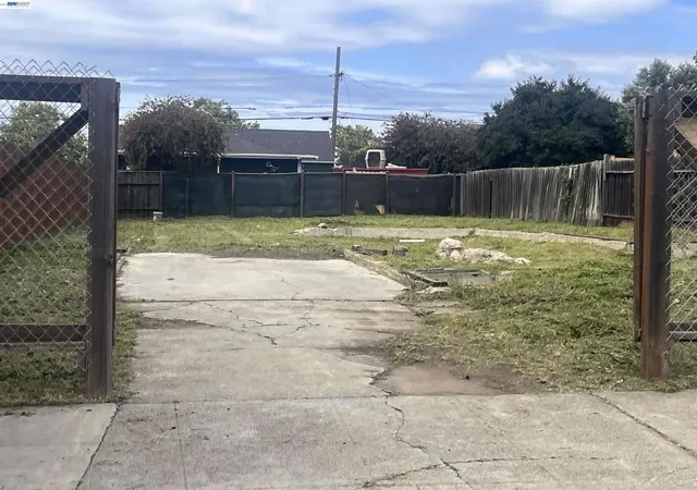 Homes for sale in Richmond, CA | 1737 Esmond Ave, Richmond, CA 94801 | MLS# 41133399