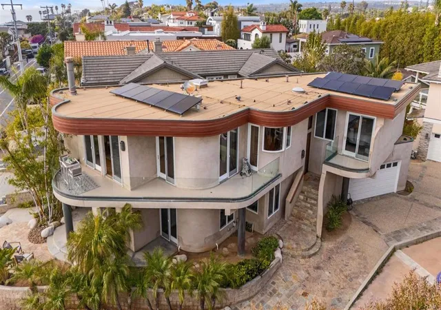 Homes for sale in Encinitas, CA | 1477 Neptune Ave, Encinitas, CA 92024 | MLS# NDP2604277