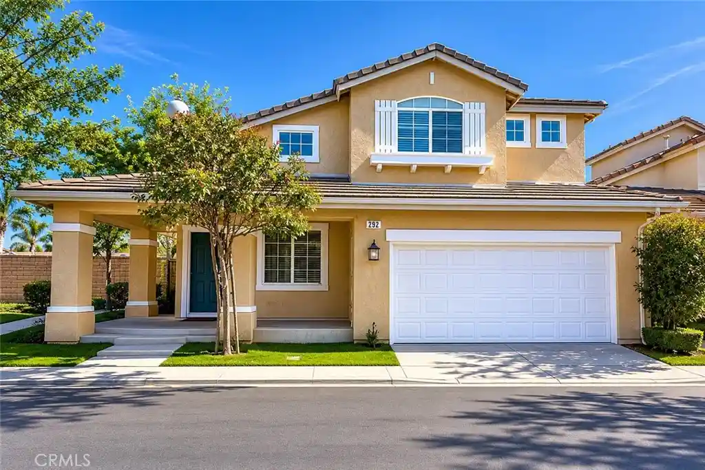 Condo for sale at 292 Edgemire Ln, Simi Valley, CA 93065 | MLS# SR26091571