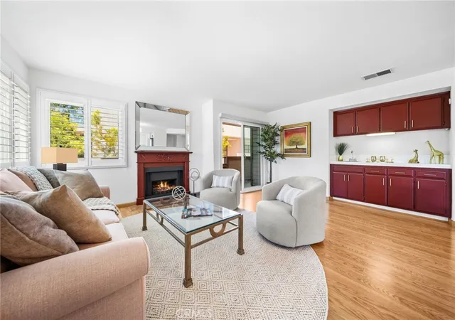 Photo 3 of Condo for sale at 961 E California Blvd #101, Pasadena, CA 91106 | MLS# AR26078050 | Listing updated on 2026-09-25