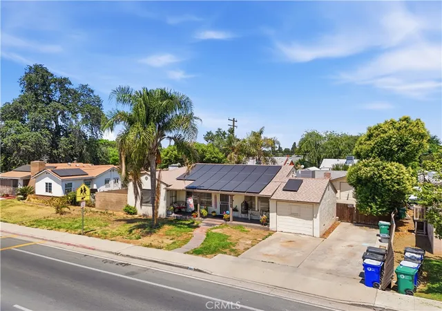 Photo 4 of Single family home for sale at 354 W Morton Ave, Porterville, CA 93257 | MLS# SR26096137 | Listing updated on 2026-09-27