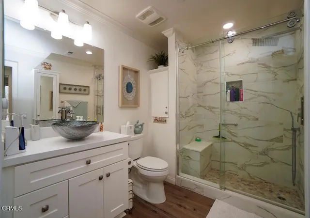 Listing Photo 4 - Condo for sale in building located at 1901 Victoria Ave, Oxnard, CA 93035 - Unit #115