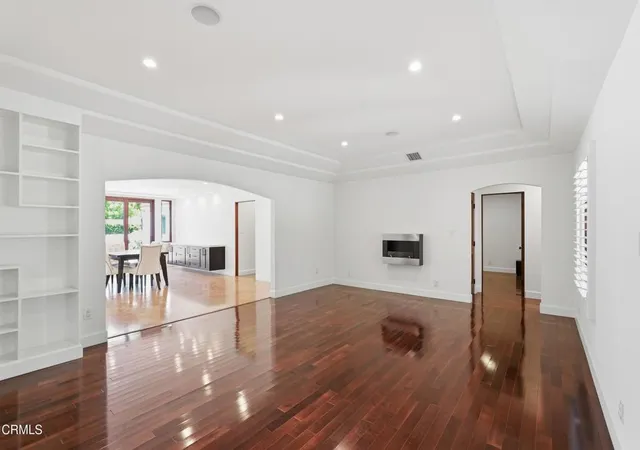 2nd image of 2303 Hillhurst Ave, Los Angeles, CA 90027 | MLS# P1-26967