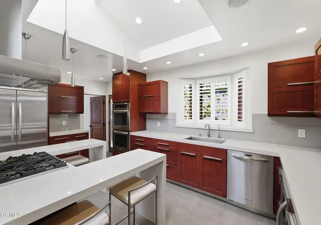 4th image of 2303 Hillhurst Ave, Los Angeles, CA 90027 | MLS# P1-26967