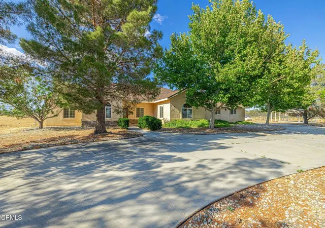 2nd image of 8585 W Avenue E, Lancaster, CA 93536 | MLS# V1-36184