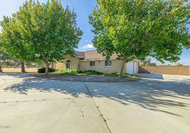 3rd image of 8585 W Avenue E, Lancaster, CA 93536 | MLS# V1-36184