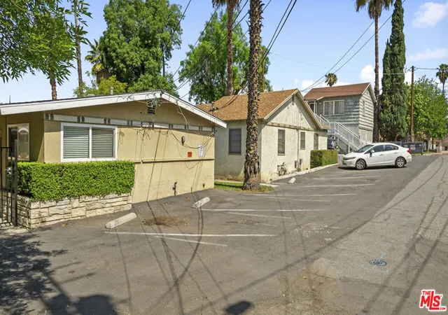 3rd image of 4561 Main St, Riverside, CA 92501 | MLS# 26829247
