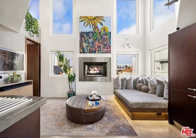2nd image of 24 Eastwind St #2, Marina Del Rey, CA 90292 | MLS# 26828315