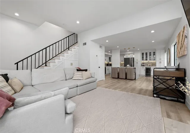 3rd image of 14014 Milbank #5, Sherman Oaks, CA 91423 | MLS# SR26096354