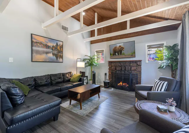Photo 2 of Single family home for sale at 643 Villa Grv Ave, Big Bear Lake, CA 92315 | MLS# 219147350PS | Listing updated on 2026-10-02