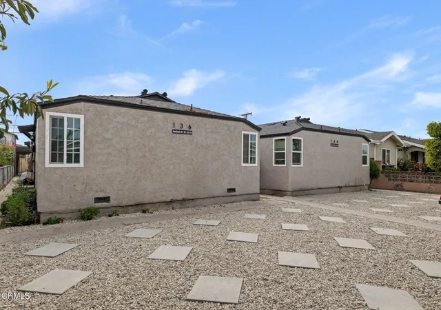 3rd image of 136 N Garfield Ave, Oxnard, CA 93030 | MLS# V1-36187