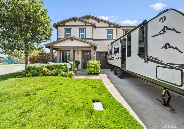 3rd image of 7925 Hemingway Ct, Fontana, CA 92336 | MLS# IV26096496