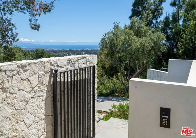 3rd image of 1830 Mango Wy, Los Angeles, CA 90049 | MLS# 26829325
