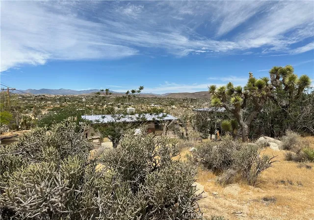 Homes for sale in Yucca Valley, CA | 57672 Shepard, Yucca Valley, CA 92284 | MLS# JT26096356