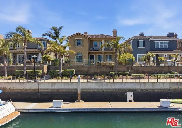 1st image of 4061 Adriatic St, Oxnard, CA 93035 | MLS# 26673925