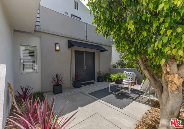 Photo 3 of Condo for sale at 2348 Ewing St, Los Angeles, CA 90039 | MLS# 26829051 | Listing updated on 2026-10-02