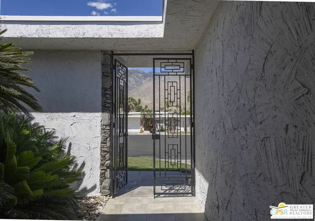 Listing Photo 1 - Condo for sale in building located at 2450 Camino Vida, Palm Springs, CA 92264