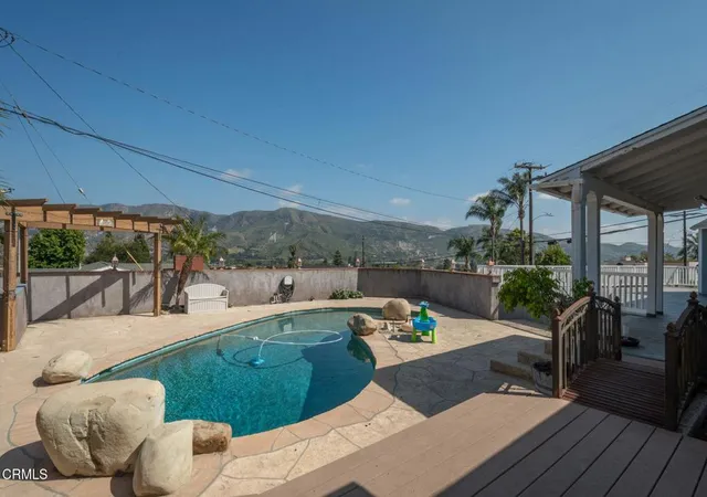 Photo 4 of Single family home for sale at 942 Loma Vista Pl, Santa Paula, CA 93060 | MLS# V1-36192 | Listing updated on 2026-10-02