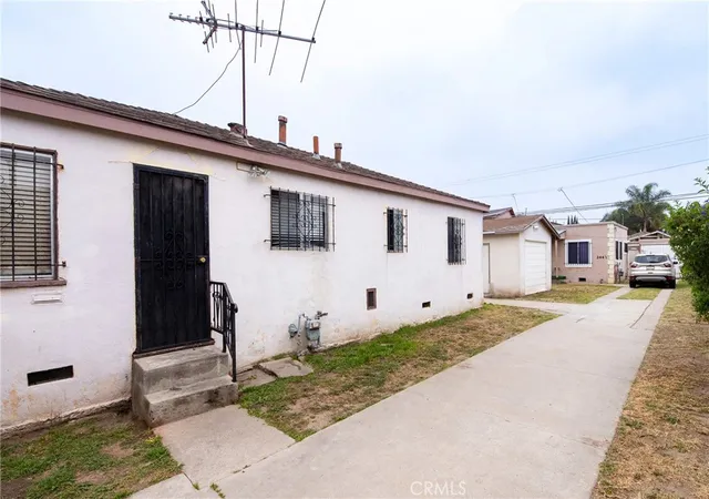 Listing Photo 4 - Condo for sale in building located at 244 E 118th, Los Angeles, CA 90061
