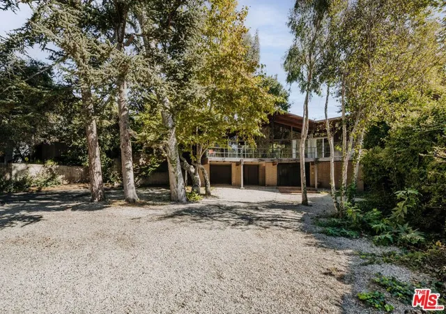 Photo 2 of Single family home for sale at 630 Hightree Rd, Santa Monica, CA 90402 | MLS# 26829017 | Listing updated on 2026-10-06