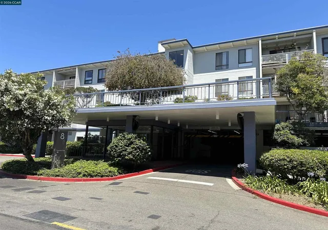 Homes for sale in Emeryville, CA | 8 Commodore Dr #C460, Emeryville, CA 94608 | MLS# 41133440