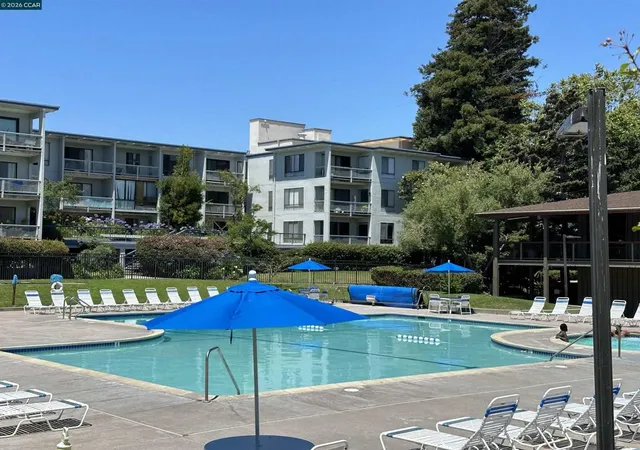 Homes for sale in Emeryville, CA | 8 Commodore Dr #C460, Emeryville, CA 94608 | MLS# 41133440