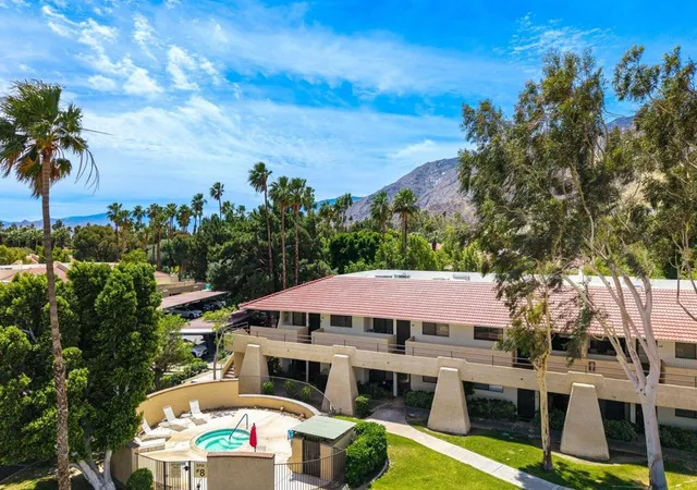 Homes for sale in Palm Springs, CA | 675 N Los Felices Cir W #204, Palm Springs, CA 92262 | MLS# 219147366DA