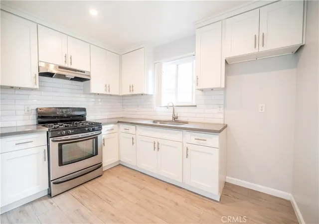 Listing Photo 2 - Condo for sale in building located at 580 N Holliston Ave, Pasadena, CA 91106 - Unit #