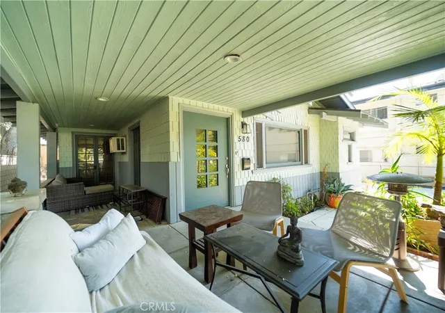 Listing Photo 3 - Condo for sale in building located at 580 N Holliston Ave, Pasadena, CA 91106