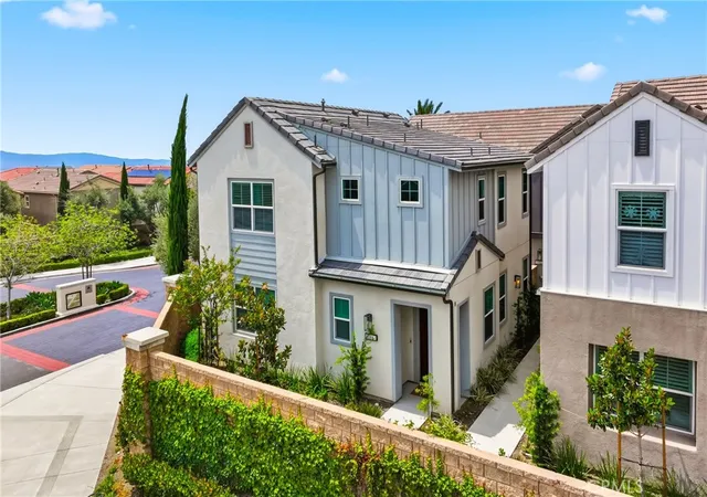 3rd image of 16084 Jamie Ln #1, Fontana, CA 92336 | MLS# IV26095014