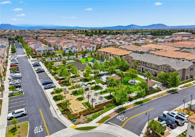 3rd image of 16084 Jamie Ln, Fontana, CA 92336