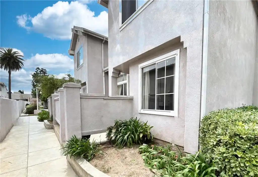 Condo for sale at 820 W Compton #16, Compton, CA 90220 | MLS# IV26096806