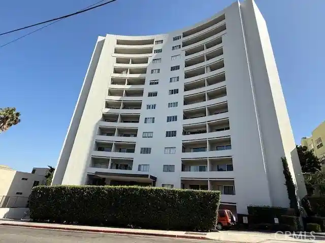 Listing Photo 1 - Condo for sale in 7250 Franklin located at 7250 Franklin, Los Angeles, CA 90046 - Unit #1111