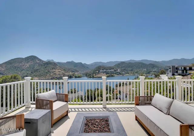 Homes for sale in Westlake Village, CA | 506 Cricketfield Ct, Westlake Village, CA 91361 | MLS# 226002060