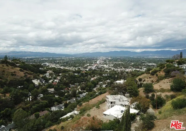 3rd image of 3734 N Oakfield Dr, Sherman Oaks, CA 91423 | MLS# 26829605