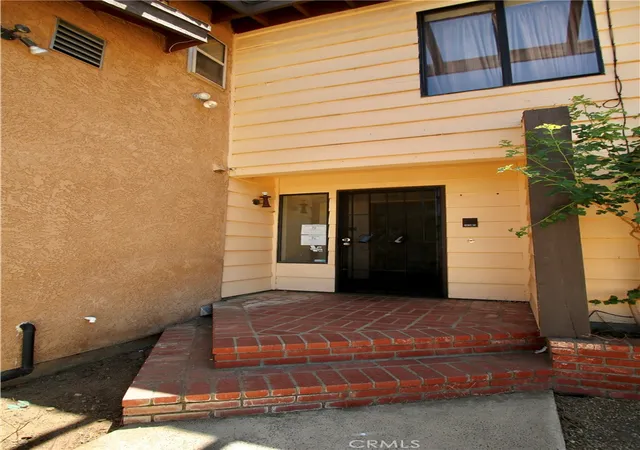 Photo 3 of Single family home for sale at 56563 Golden Bee, Yucca Valley, CA 92284 | MLS# JT26096832 | Listing updated on 2026-09-23