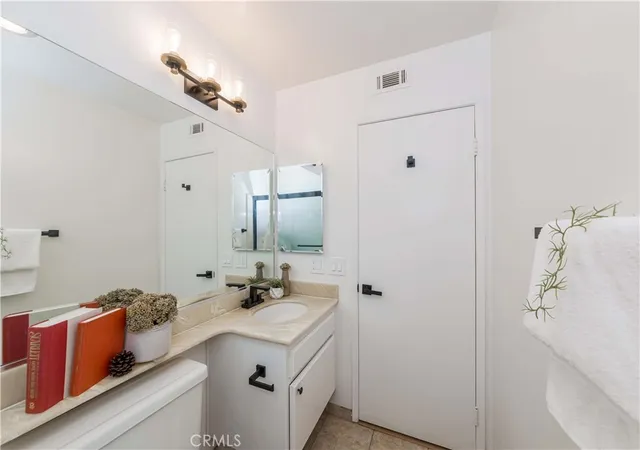 Listing Photo 2 - Condo for sale in building located at 2301 Apricot, Irvine, CA 92618 - Unit #