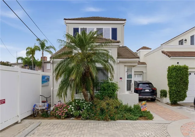 Photo 3 of Manufactured home for sale at 700 Lido Park Dr #14, Newport Beach, CA 92663 | MLS# NP26095583 | Listing updated on 2026-05-31