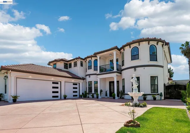 3rd image of 2386 Interlaken Ct, Lodi, CA 95242 | MLS# 41133481