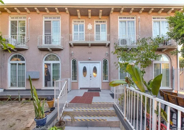 1st image of 335 N Mariposa Ave, Los Angeles, CA 90004 | MLS# TR26095429