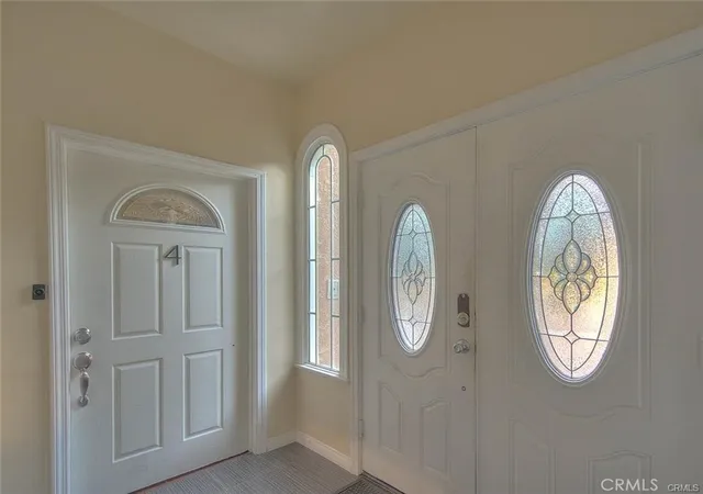 4th image of 335 N Mariposa Ave, Los Angeles, CA 90004 | MLS# TR26095429