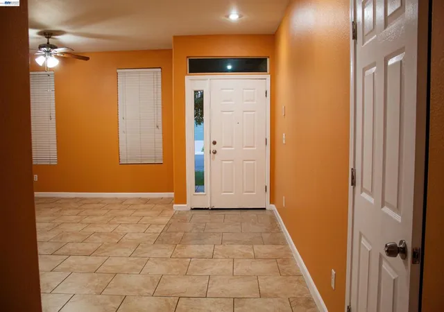 2nd image of 10409 Pebble Run Ln, Stockton, CA 95209 | MLS# 41133501