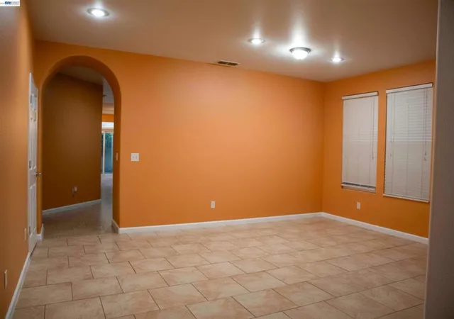 3rd image of 10409 Pebble Run Ln, Stockton, CA 95209 | MLS# 41133501