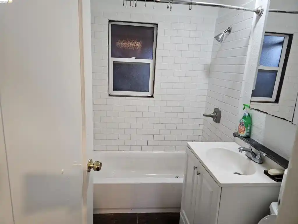 Listing Photo 7 - Condo for sale in 140 W Chanslor Ave located at 140 W Chanslor Ave, Richmond, CA 94801 - Unit 140 W Chanslor Ave