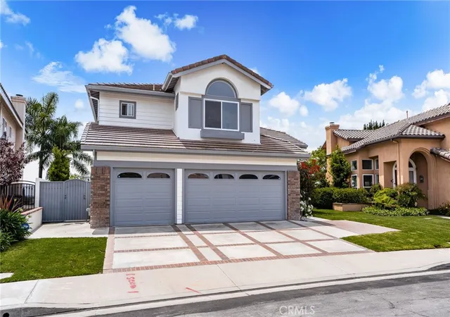 Homes for sale in Lake Forest, CA | 51 La Perla, Lake Forest, CA 92610 | MLS# IG26096357