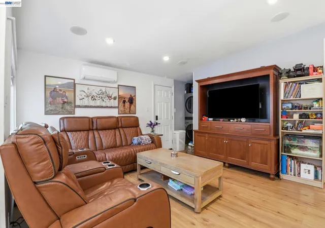 3rd image of 1530 Armstrong, Novato, CA 94945 | MLS# 41133518