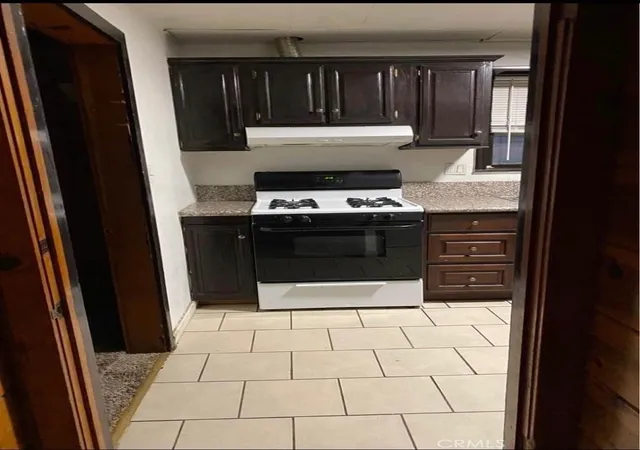 Photo 3 of Multi family home for sale at 581 E Menlo, Hemet, CA 92543 | MLS# CV26096556 | Listing updated on 2026-09-11
