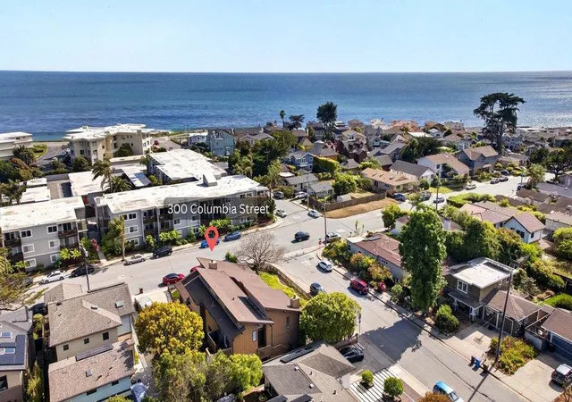 Photo 4 of Single family home for sale at 300 Columbia St, Santa Cruz, CA 95060 | MLS# ML82045786 | Listing updated on 2026-09-28